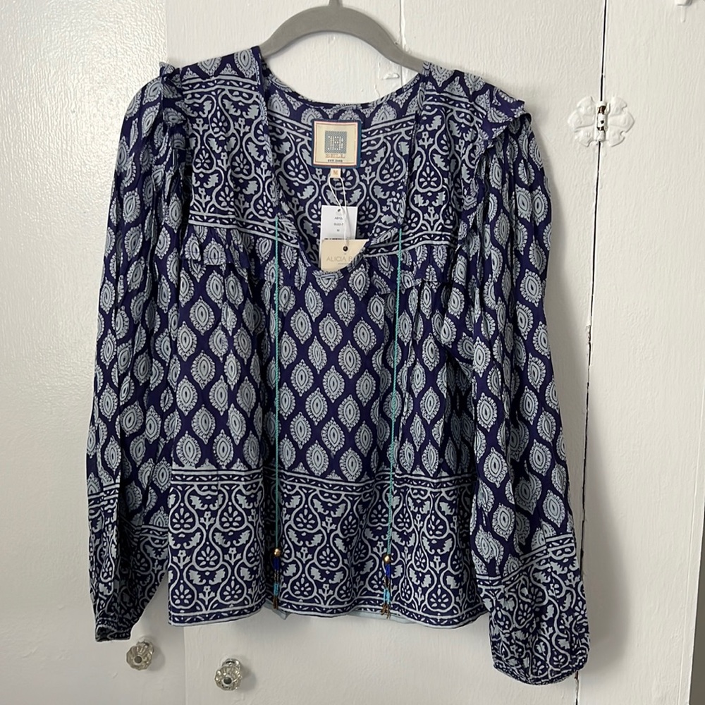 Alicia Bell top